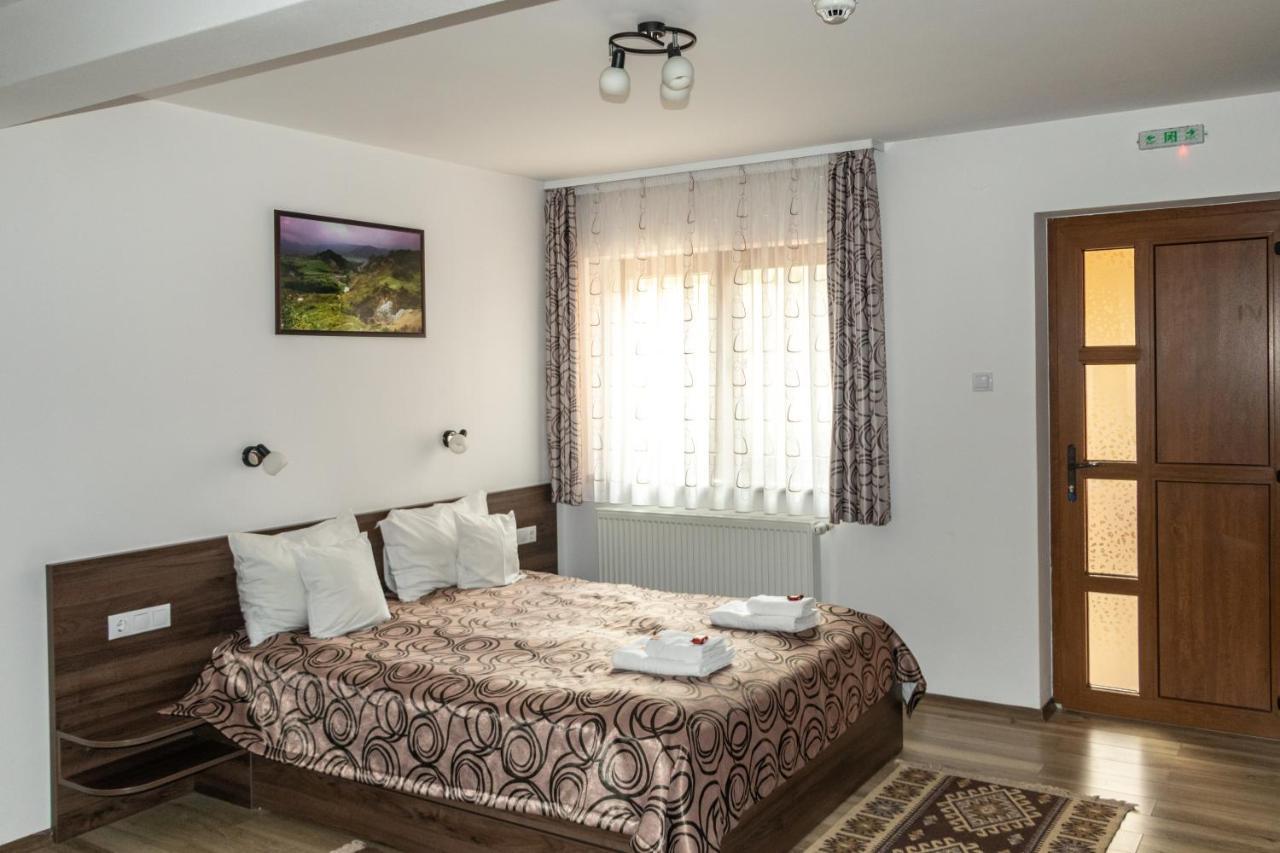 Casa Tofi Vendégház Parajd Kültér fotó
